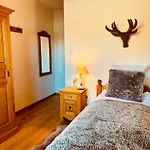 Victoria Retreat &