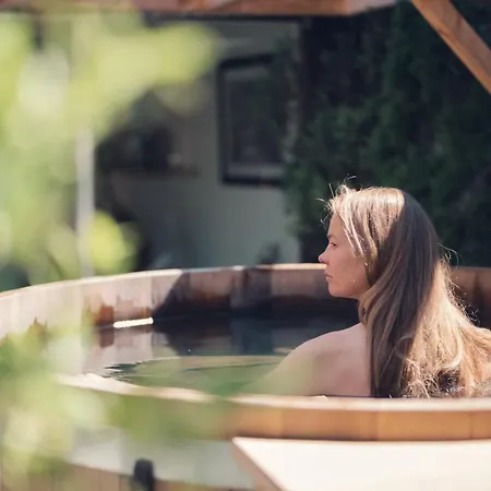 Victoria Retreat & فندق فيركورين