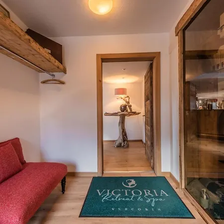 Victoria Retreat & Hotel