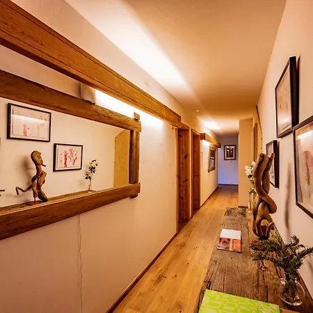 Victoria Retreat & Hotel 3*