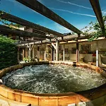 Victoria Retreat & Otel