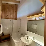 Victoria Retreat &