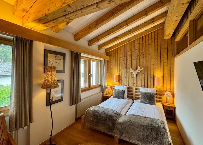 Victoria Retreat & Hotel 3*