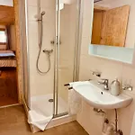 Victoria Retreat & Hotel 3*